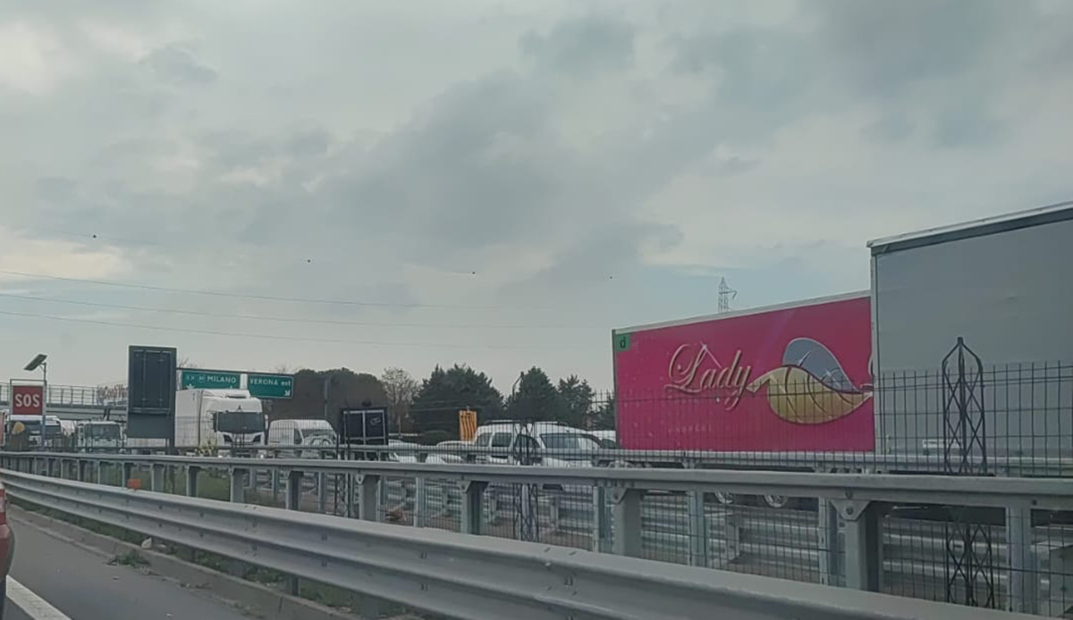 Incidente Tra Tir In Autostrada A A Verona Est Lunghe Code