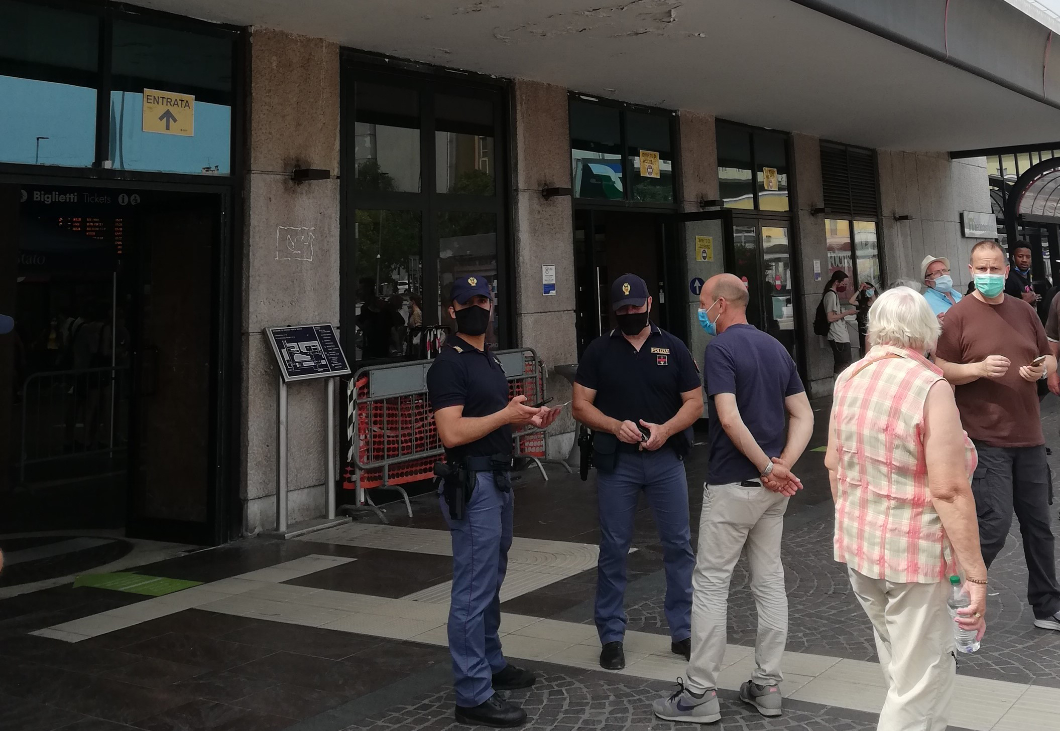 Verona, Baby Gang Rapina A Aggredisce Un Minorenne Davanti Alla Stazione